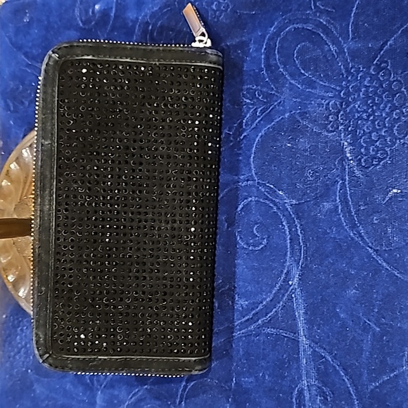 TORY BURCH DIAMOND STUDDED ZIP WALLET - Picture 4 of 8